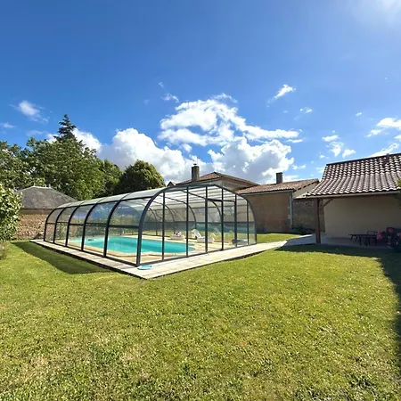 à La Ferme Avec Piscine Couverte * Assais-les-Jumeaux